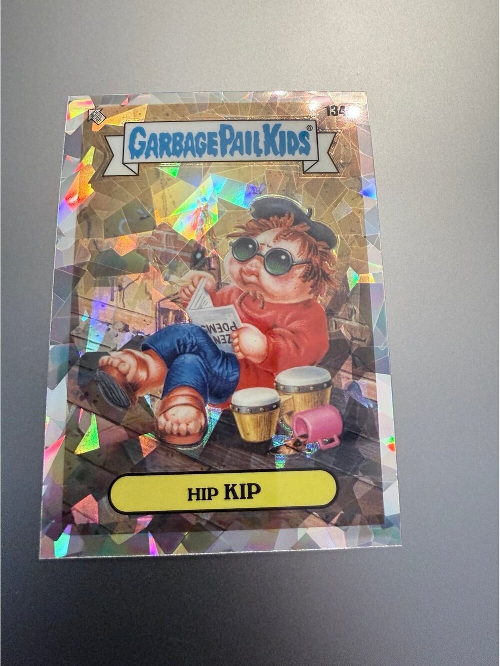2021 Topps Garbage Pail Kids Chrome Hip Kip #136b Atomic Refractor Trading Card